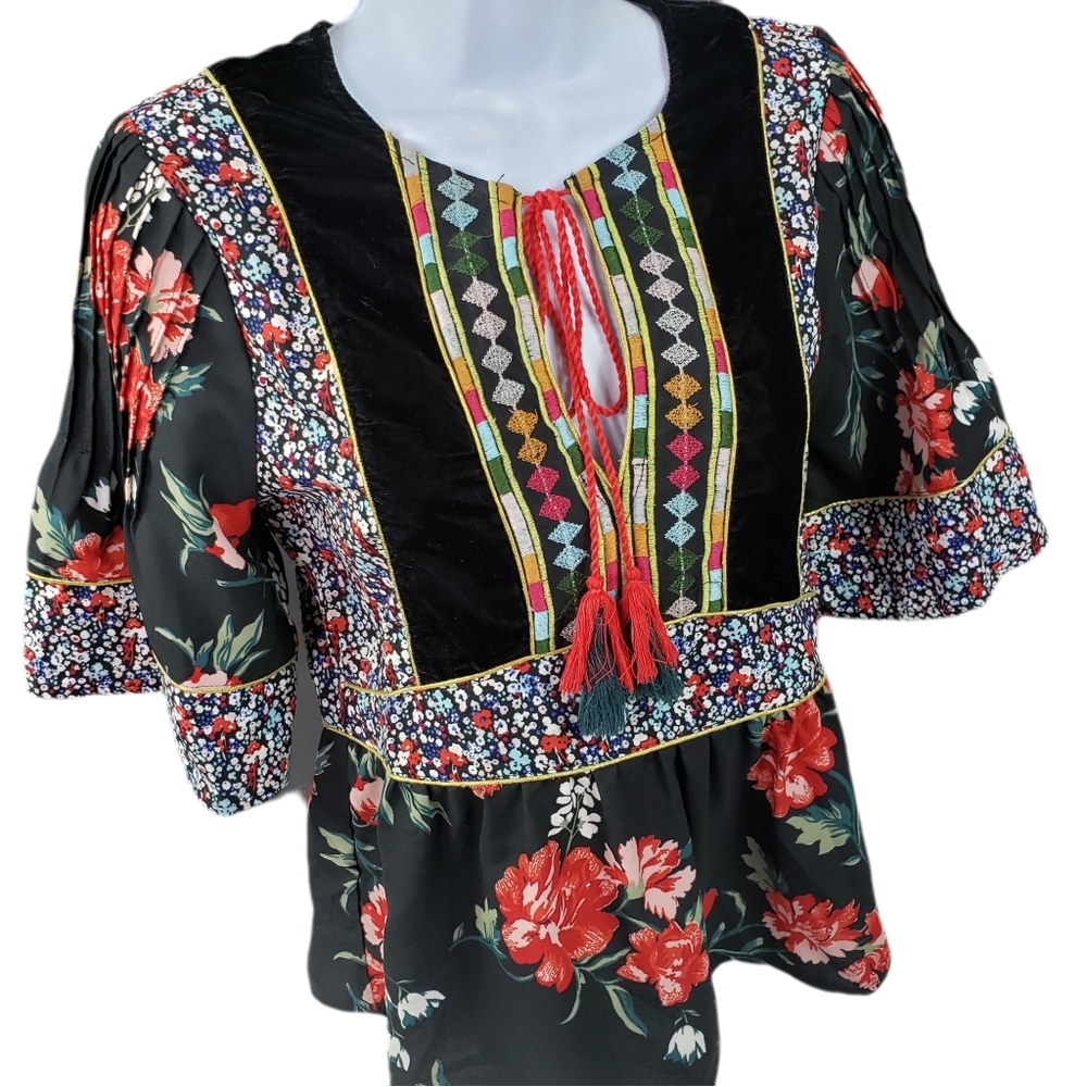 Ban.jara NWT Womens Floral Tribal Boho Peasant top Colorful size XS